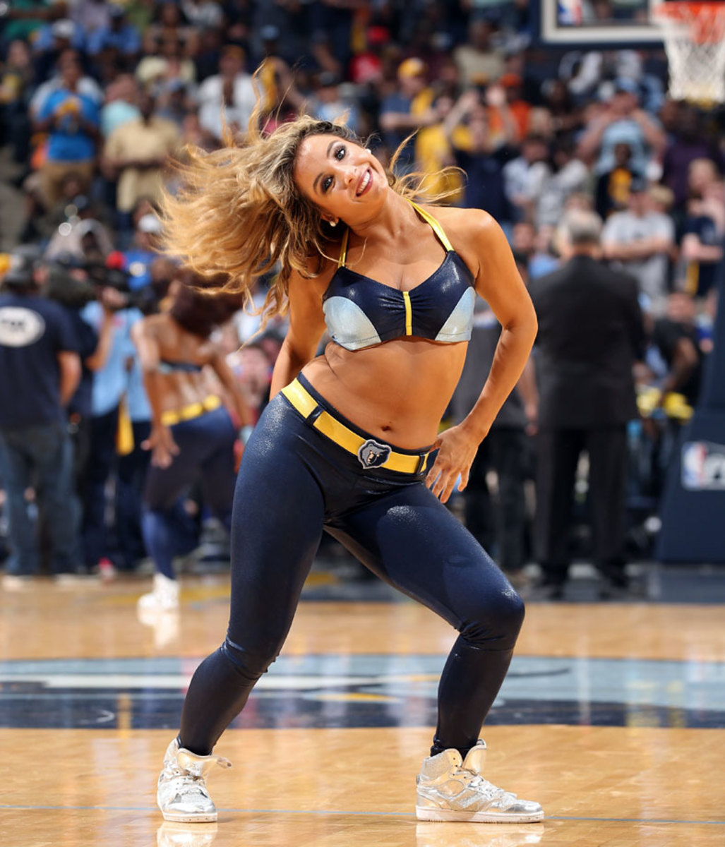 Memphis-Grizzlies-Grizz-Girls-470394570.jpg