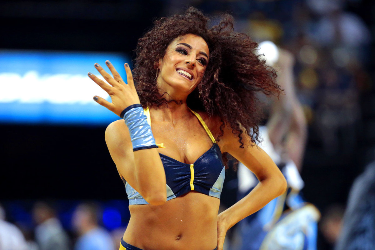 Memphis-Grizzlies-Grizz-Girls-39f1a11faf1f4c2c9da2cc31c4be75ce-0.jpg