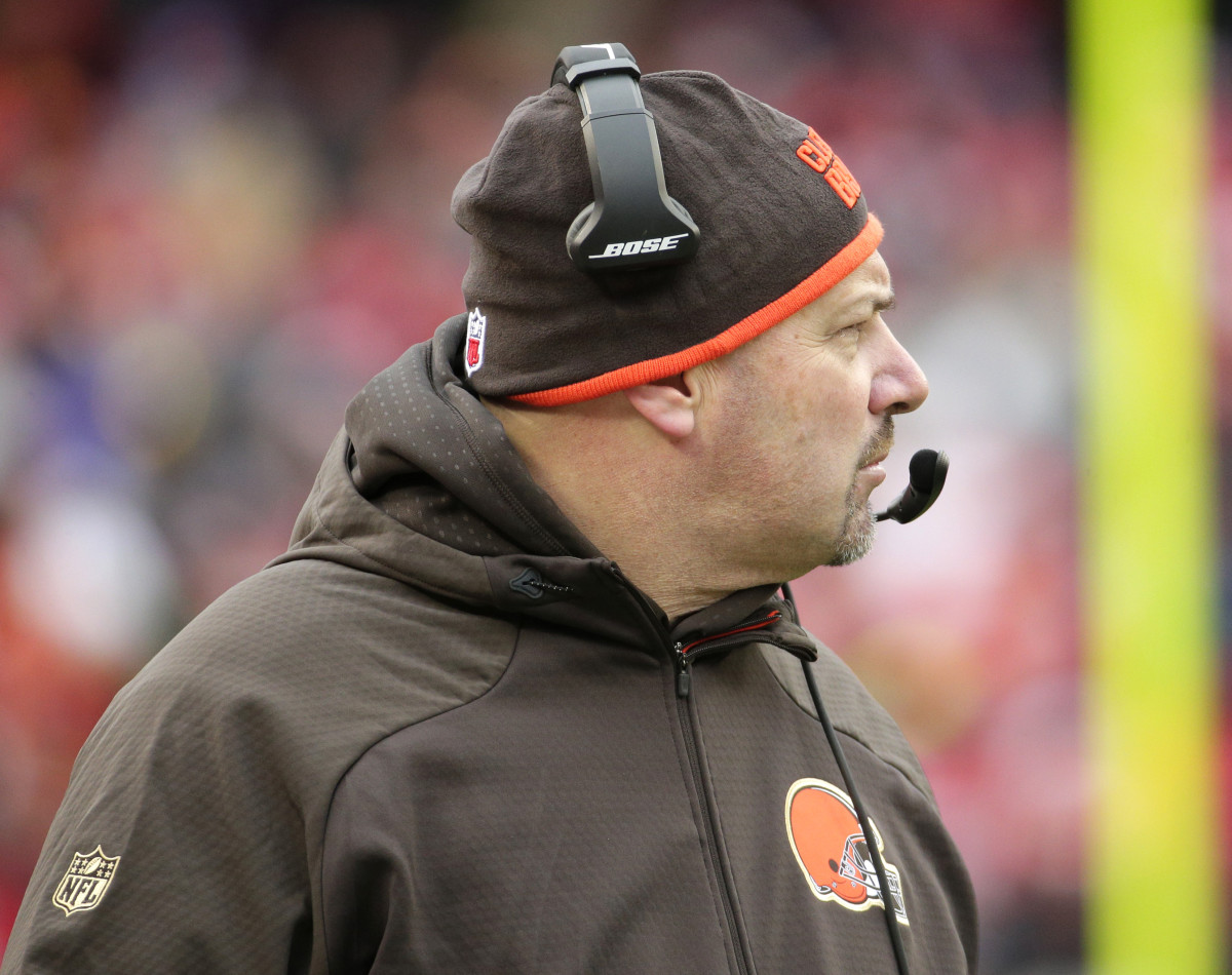 Browns coach focused on Steelers, not worrying about future Sports