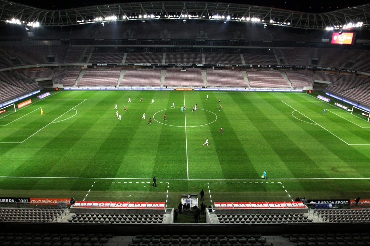 2015-Nice-Guingamp-empty-stadium.jpg