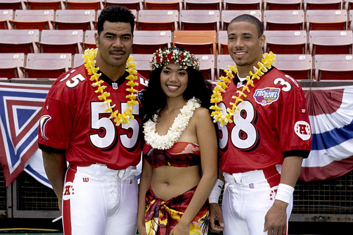 Seau (left) and Harrison at the 1999 Pro Bowl. (NFL/WireImage.com)