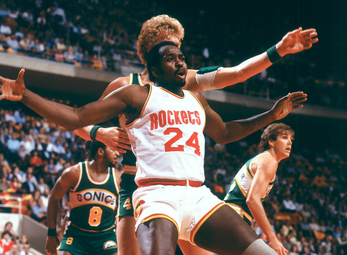 1982-Moses-Malone-079005624.jpg