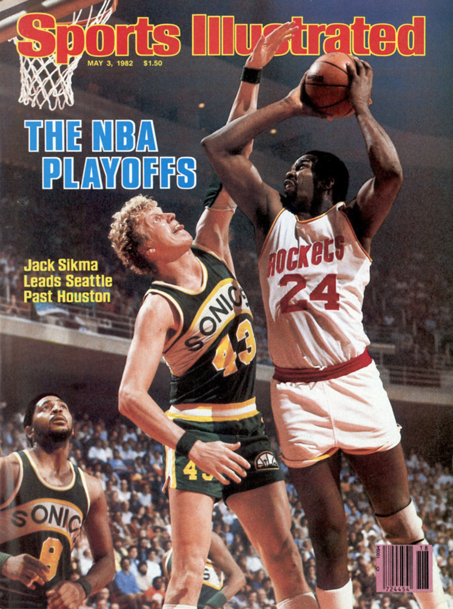 1982-Moses-Malone-Jack-Sikma-001165868.jpg