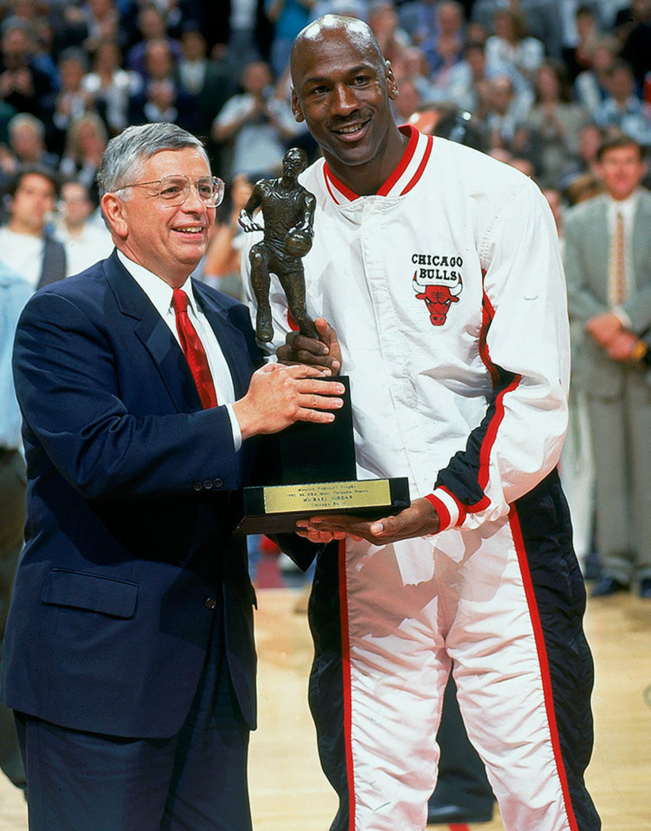 NBA Unveils New Larry O' Brien Trophy, Pays Homage To Magic & Bird With  Awards