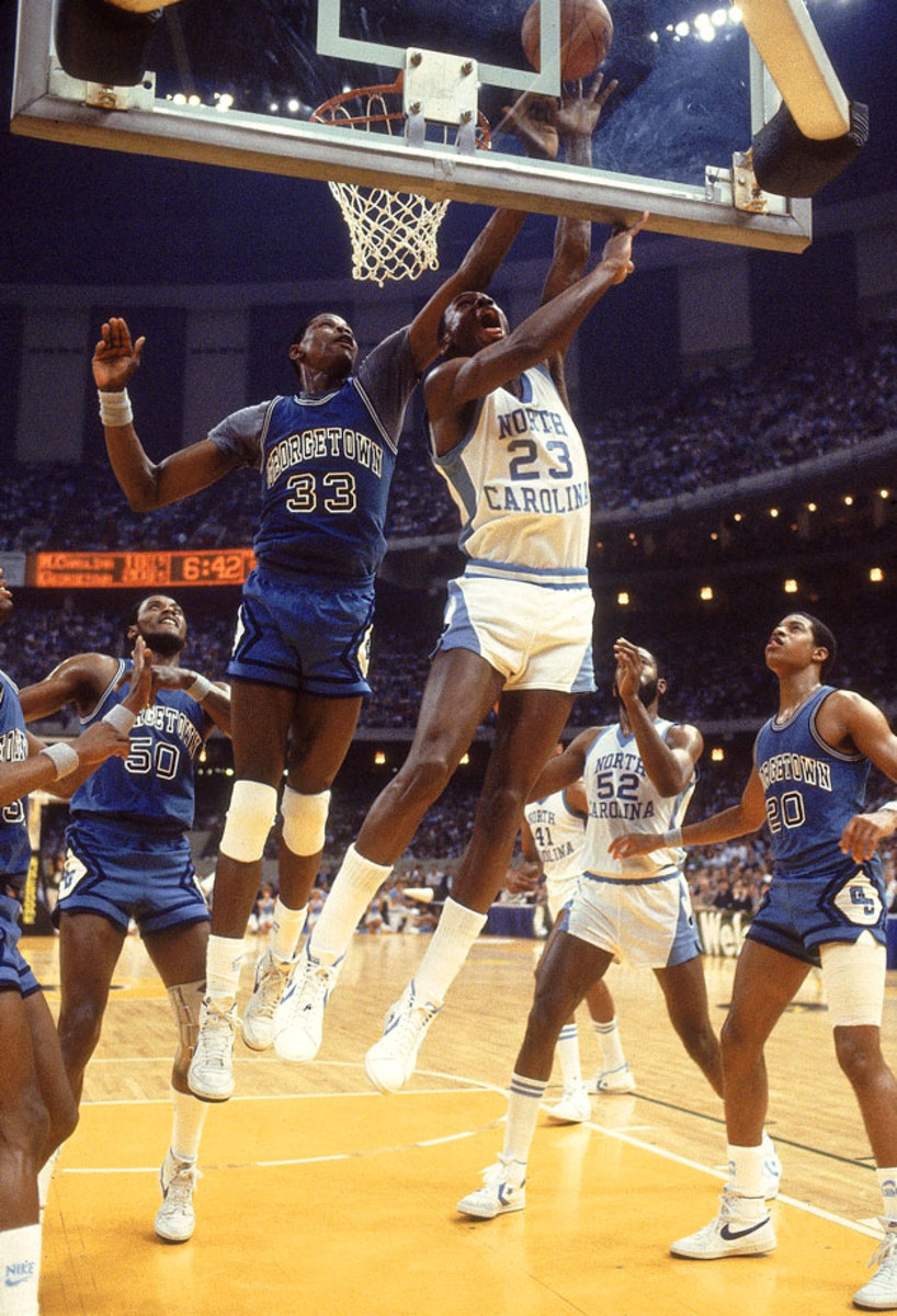 michael jordan dunks on larry bird