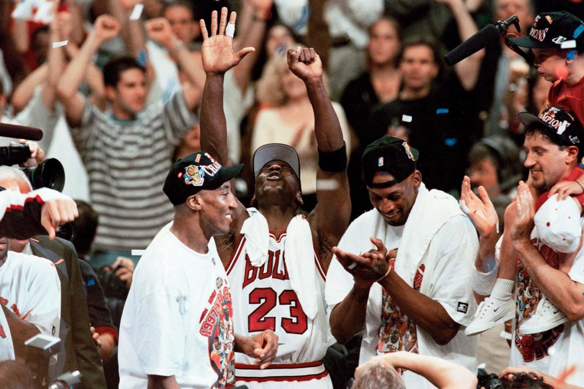 1997-Michael-Jordan-Scottie-Pippen-Dennis-Rodman-005566504.jpg