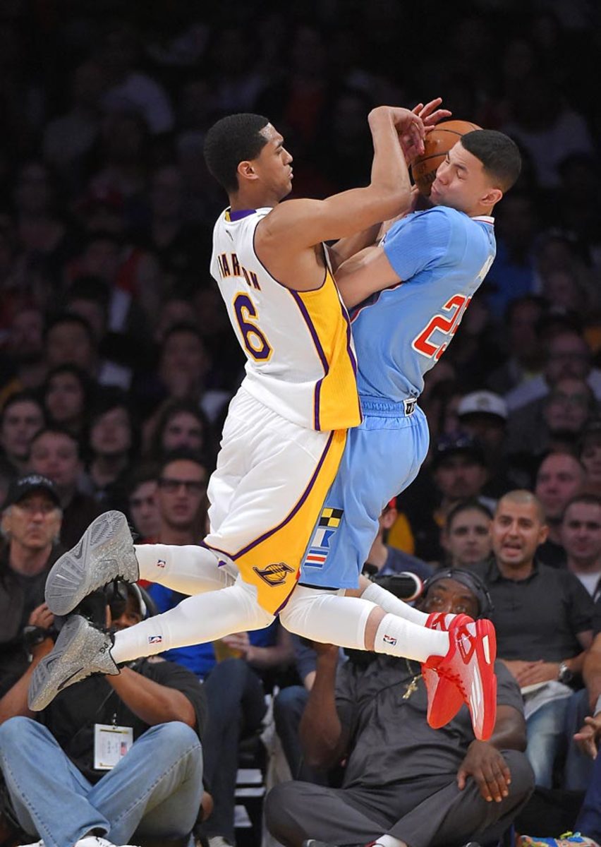 jordan-clarkson-8b-0.jpg