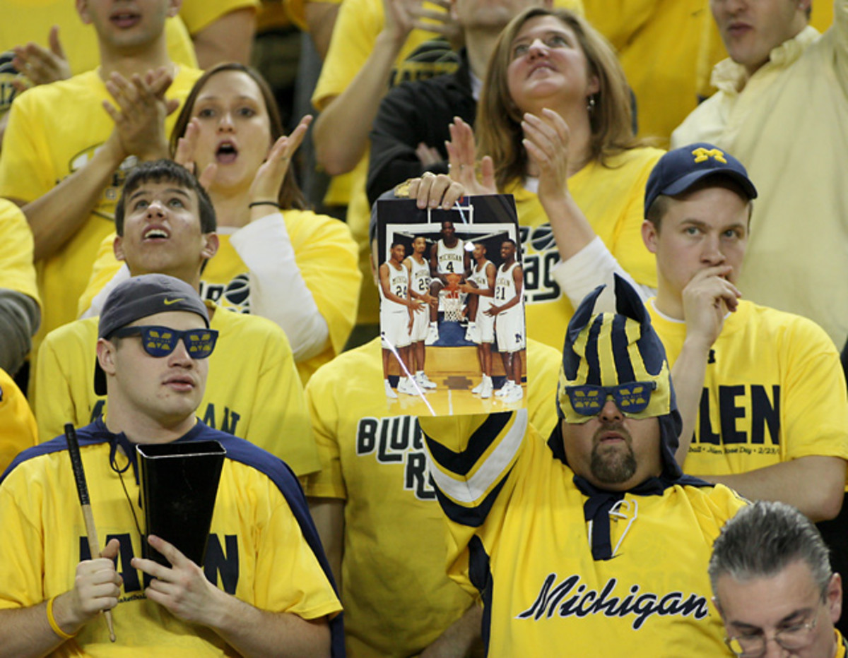 michigan-fans.jpg