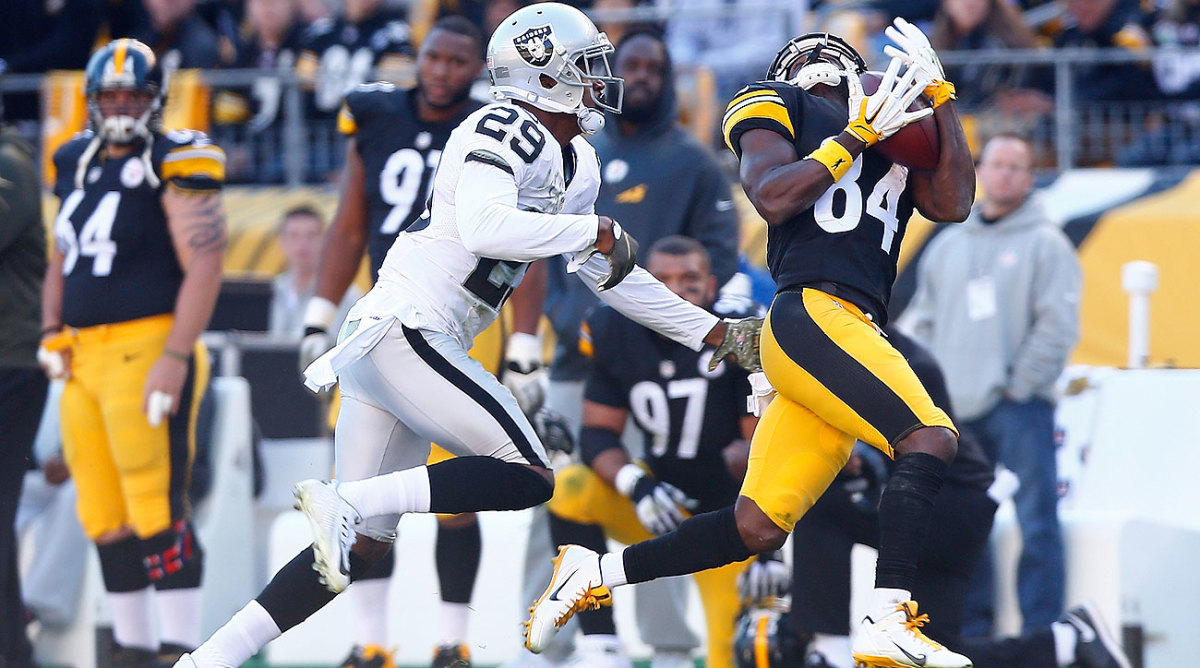 Antonio Brown set Steelers' team records with his 17-catch, 284-yard day.
