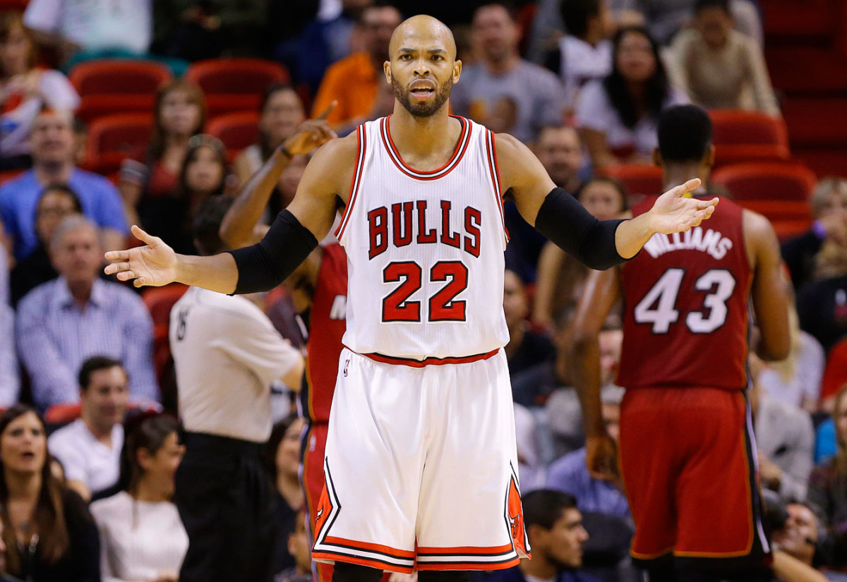 Taj-Gibson-2014-1214-foul-face-react.jpg