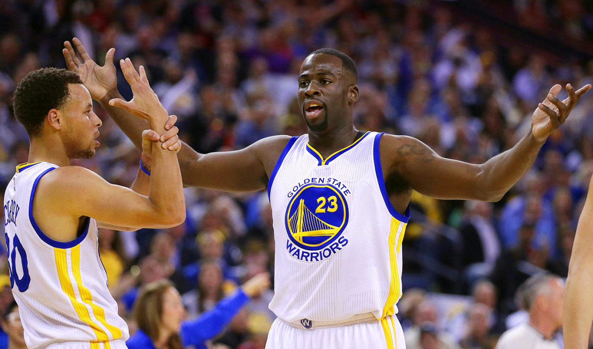Draymond-Green-Stephen-Curry-2015-0409-foul-face-react.jpg