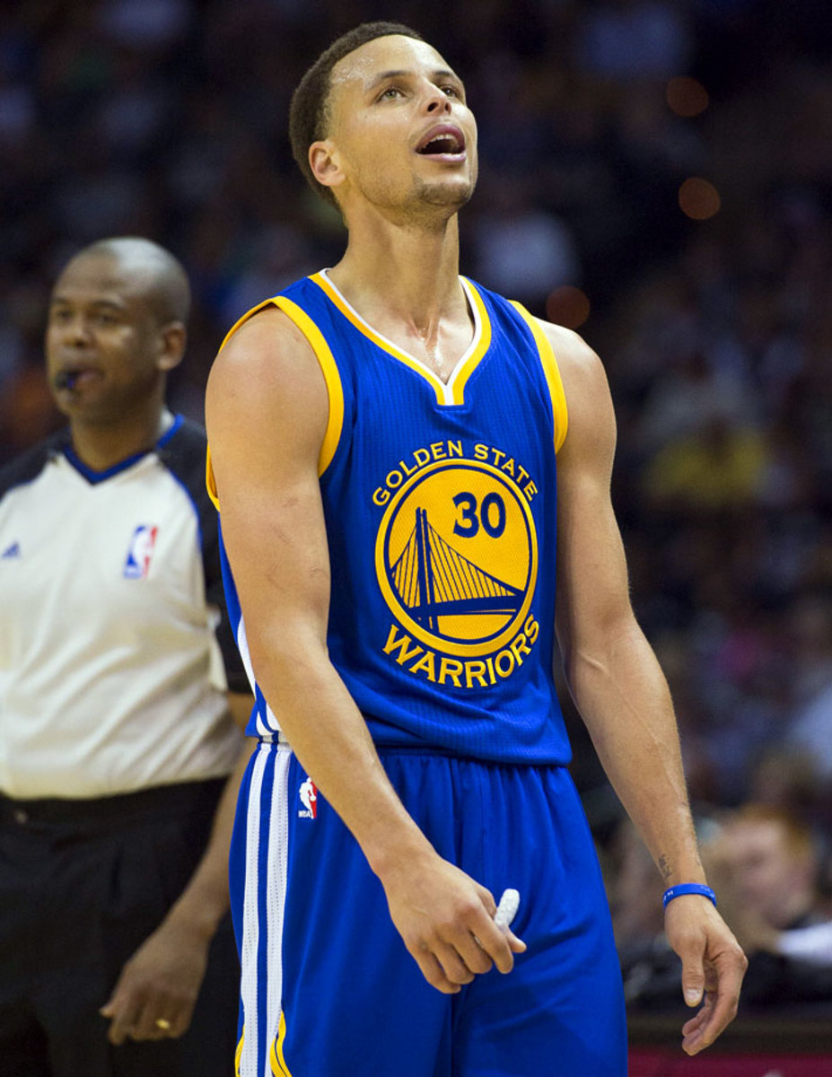 Stephen-Curry-2015-0405-foul-face-react.jpg