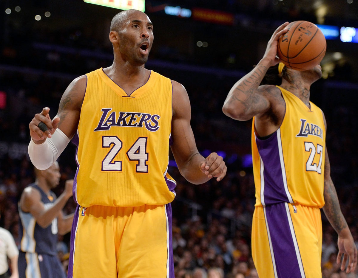 Kobe-Bryant-2014-1126-foul-face-react.jpg