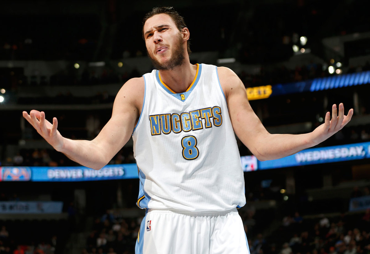 Danilo-Gallinari-2015-0307-foul-face-react.jpg