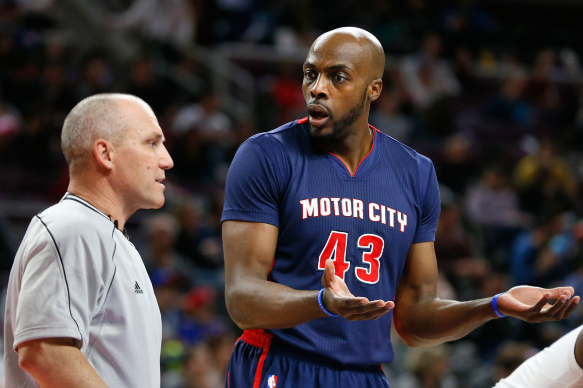 Anthony-Tolliver-2015-0308-foul-face-react.jpg