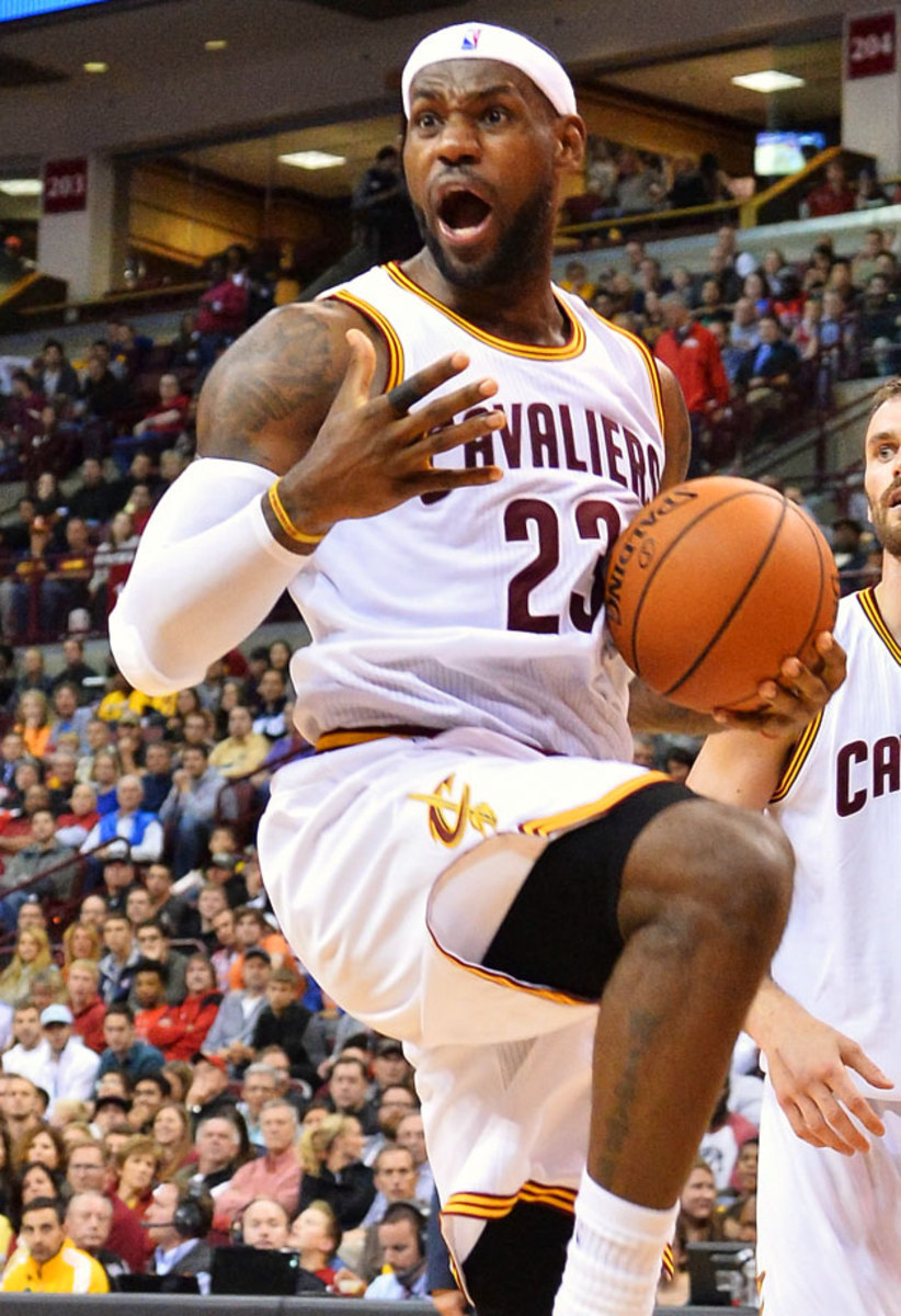 LeBron-James-2014-1020-foul-face-react.jpg