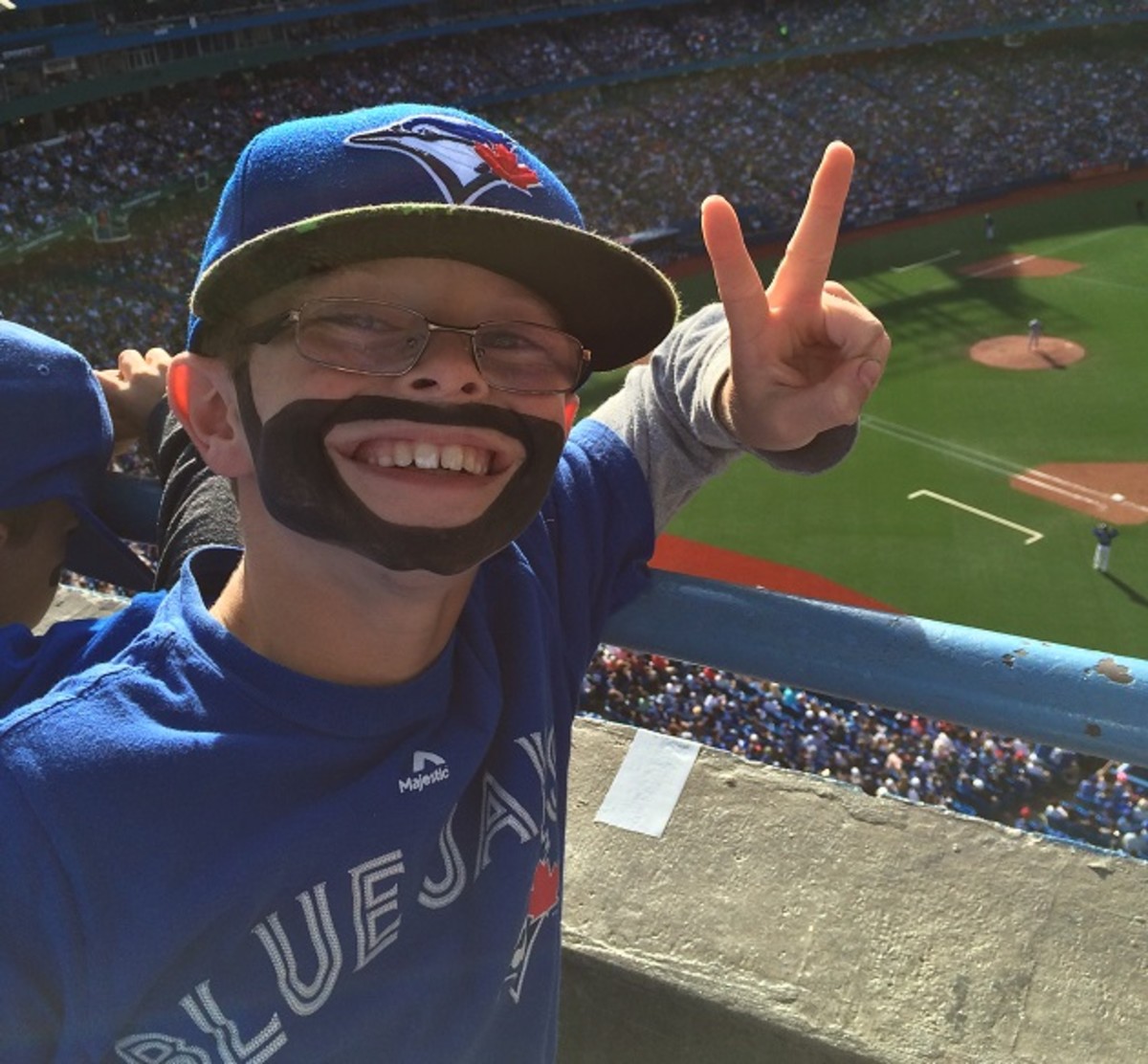 Mini Bautista at Jose's two-HR game against Tampa Bay