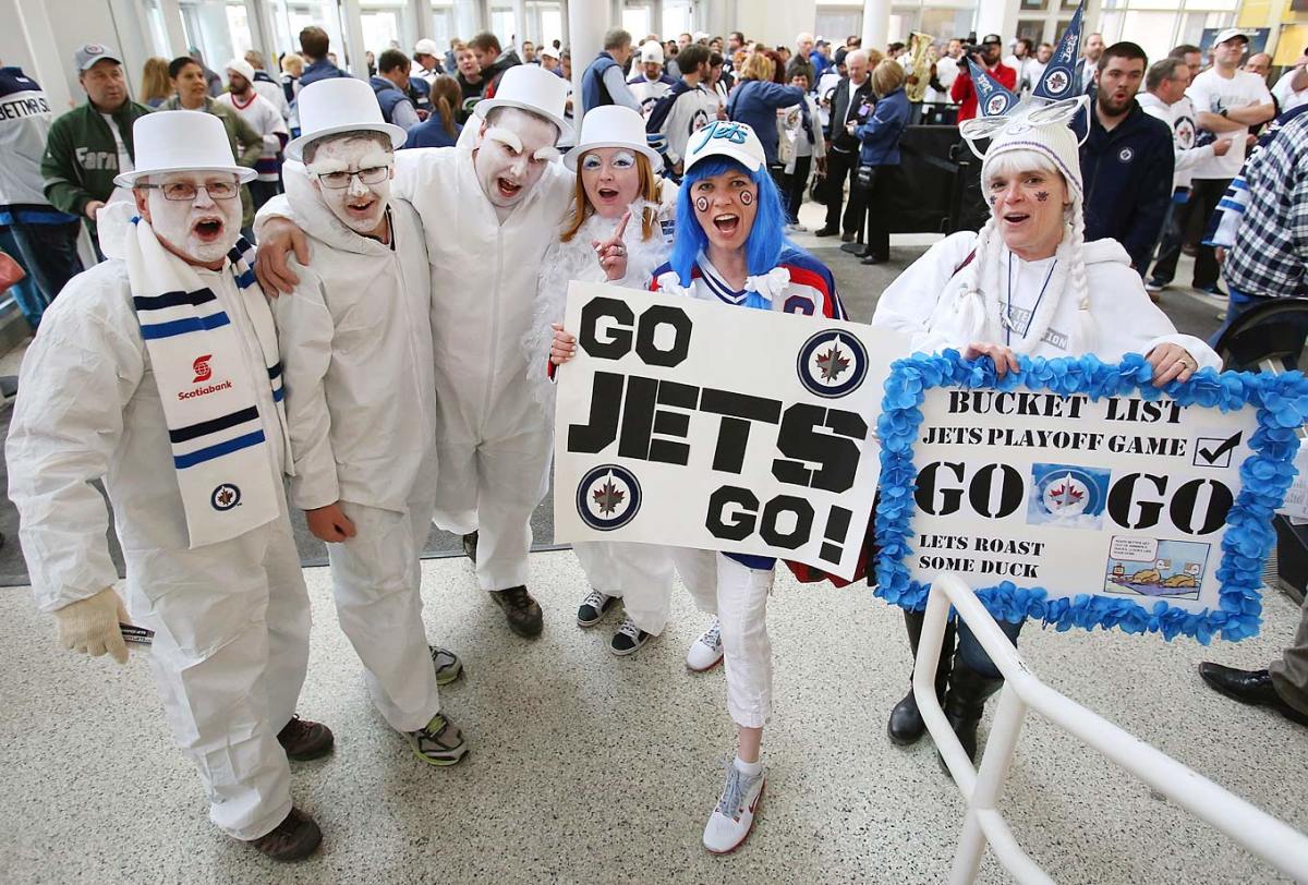 Winnipeg-Jets-fans-470479838.jpg
