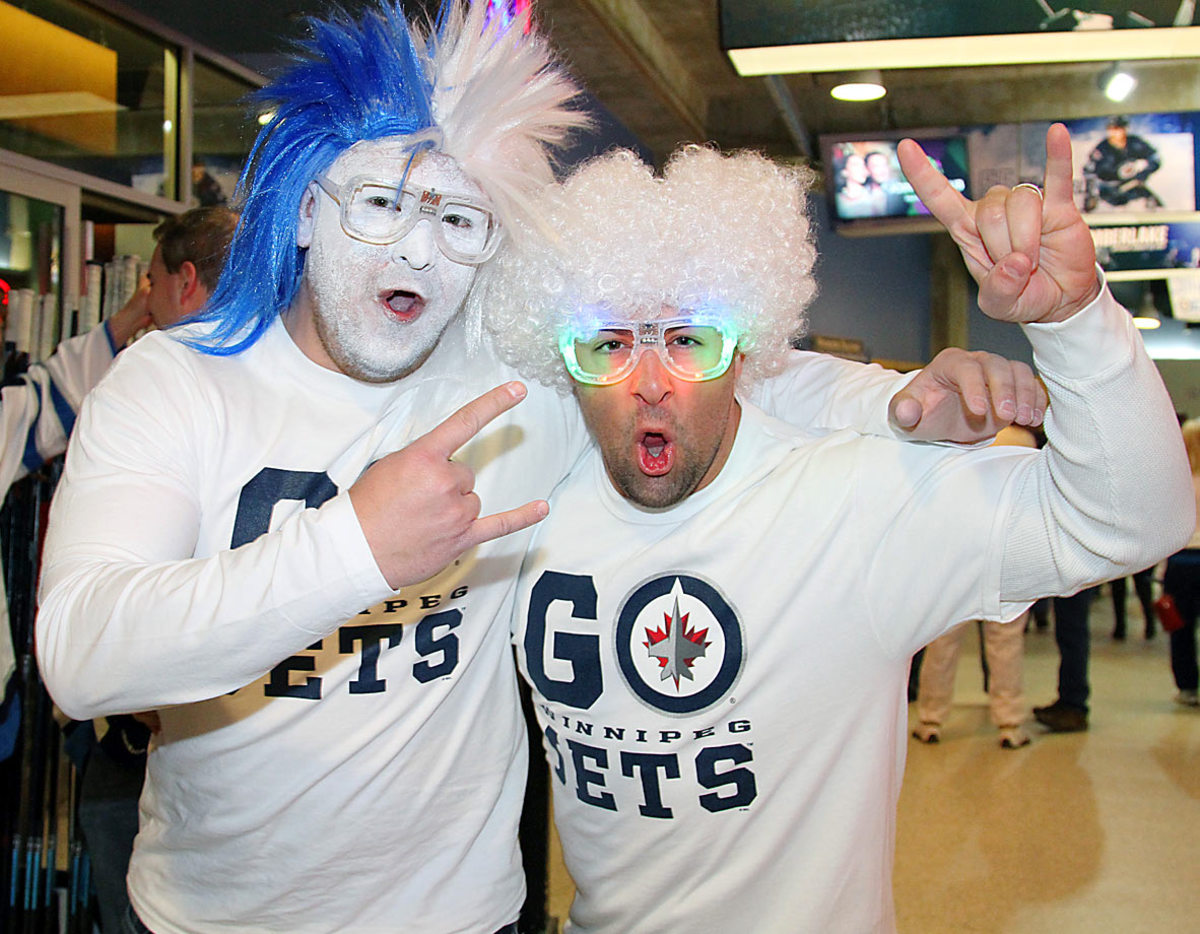 Winnipeg-Jets-fans-470480266.jpg