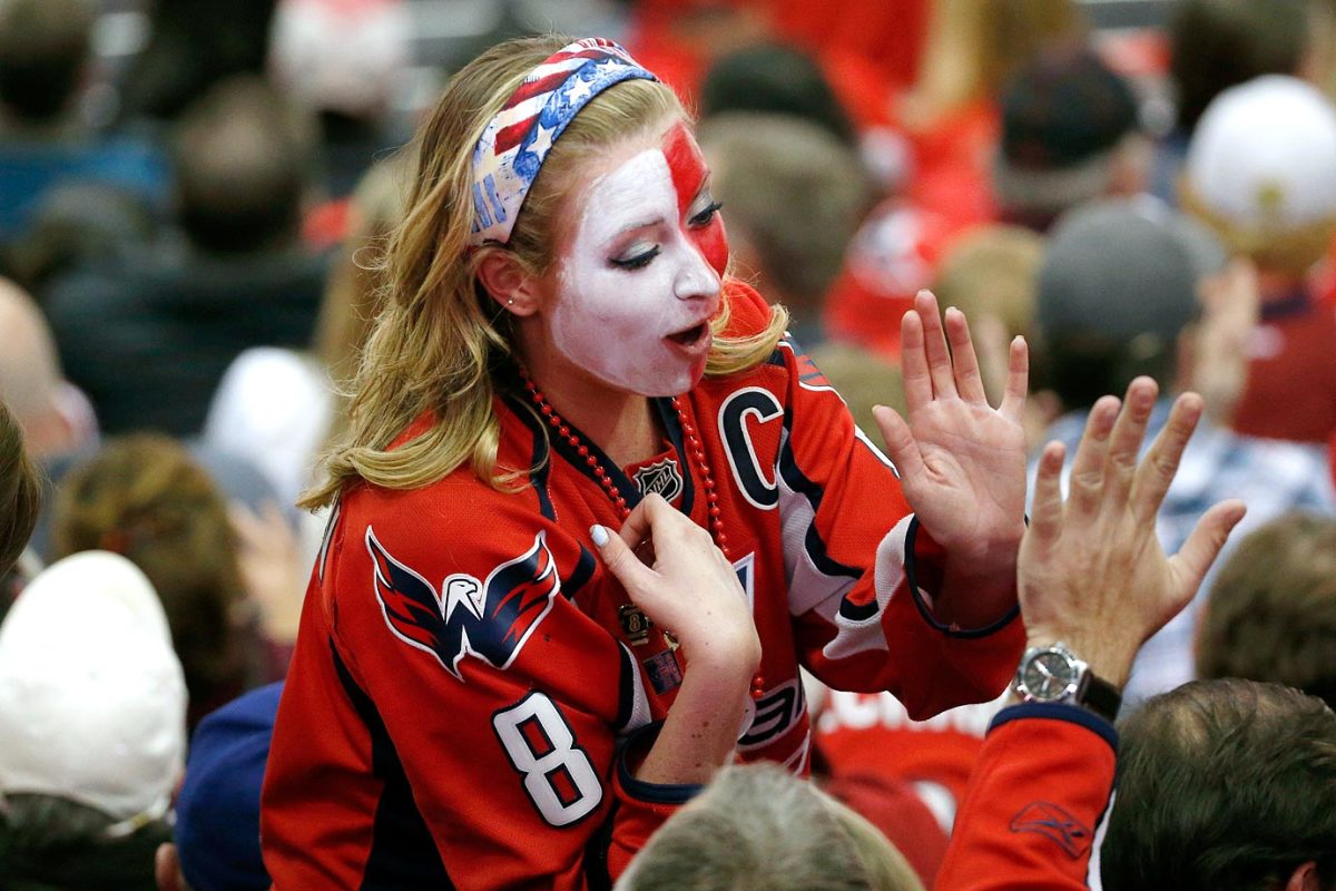 Washington-Capitals-fans-f75f4ea9917e4fc88553b9b563c38d62-0.jpg