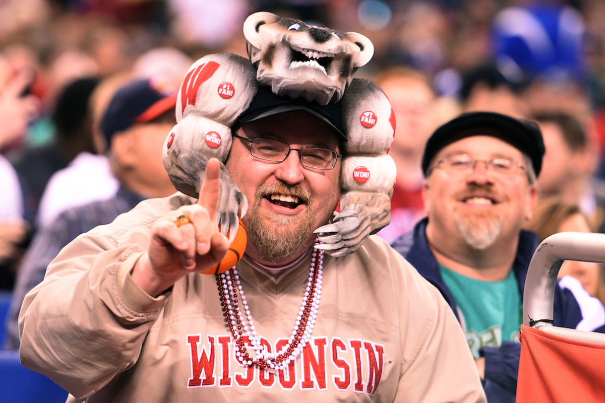 A Wisconsin fan shaved a 'W' into his chest hair for the Final Four