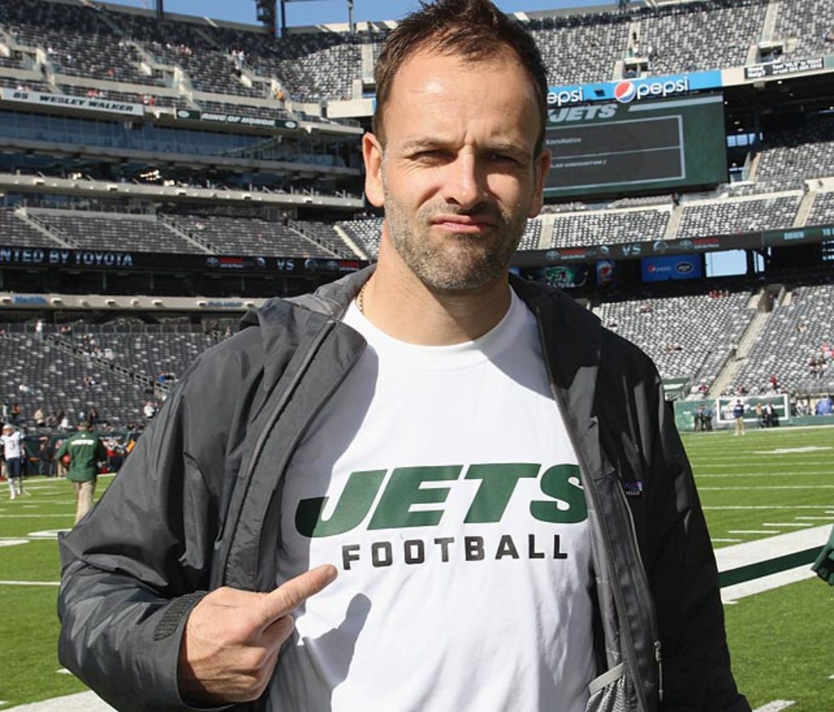 Jonny Lee Miller