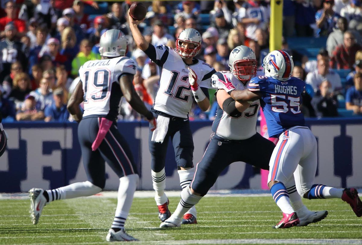 2014-1012-Tom-Brady-Brandon-LaFell.jpg