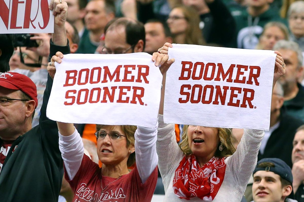 Oklahoma-Sooners-fans-CGV_032715676_Oklahoma_MichiganState.jpg