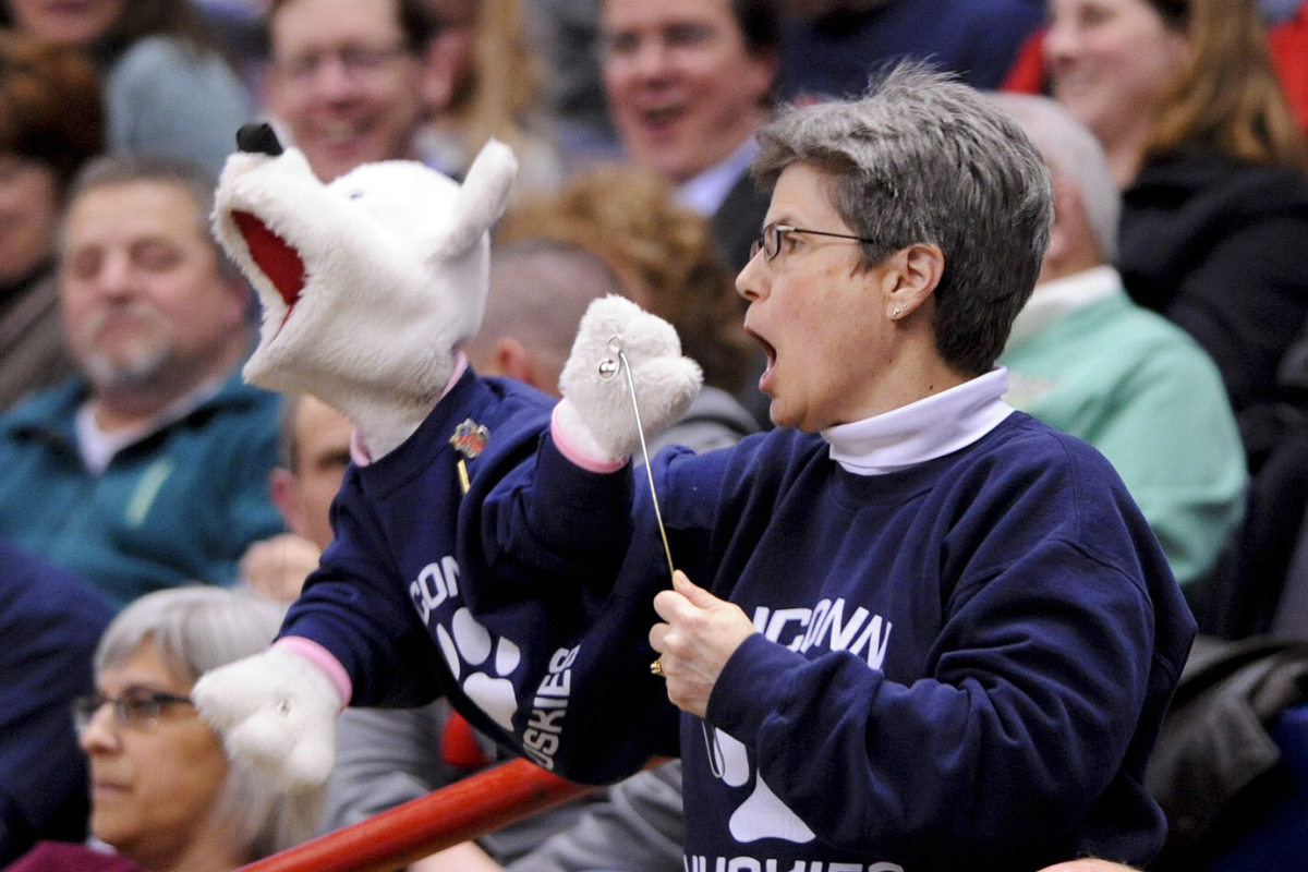 UConn-Huskies-fan-76ec4046f4c543ed8d4d98a106758769-0.jpg