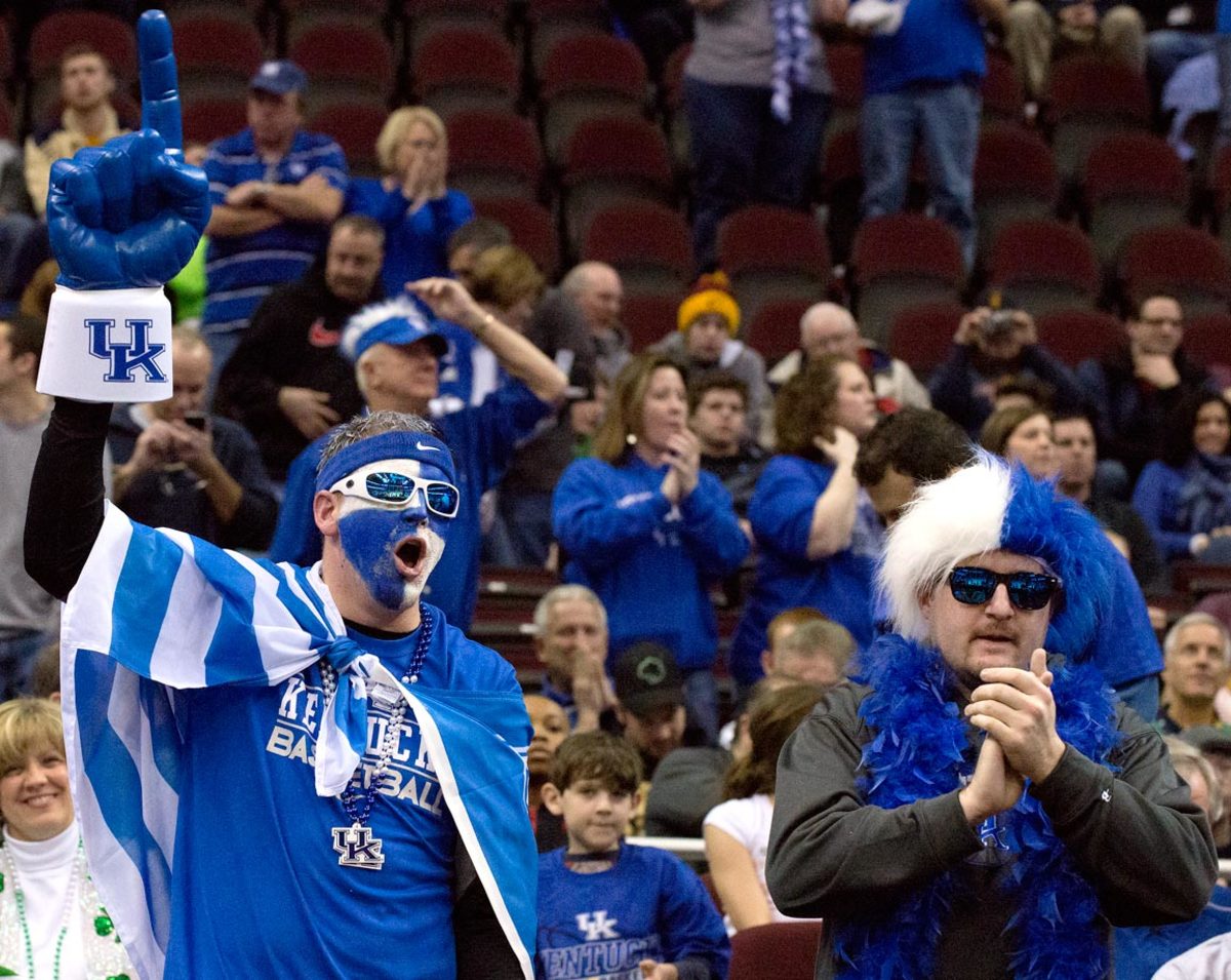 Kentucky-Wildcats-fans-DDZ150328001_NotreDame_at_Kentucky.jpg