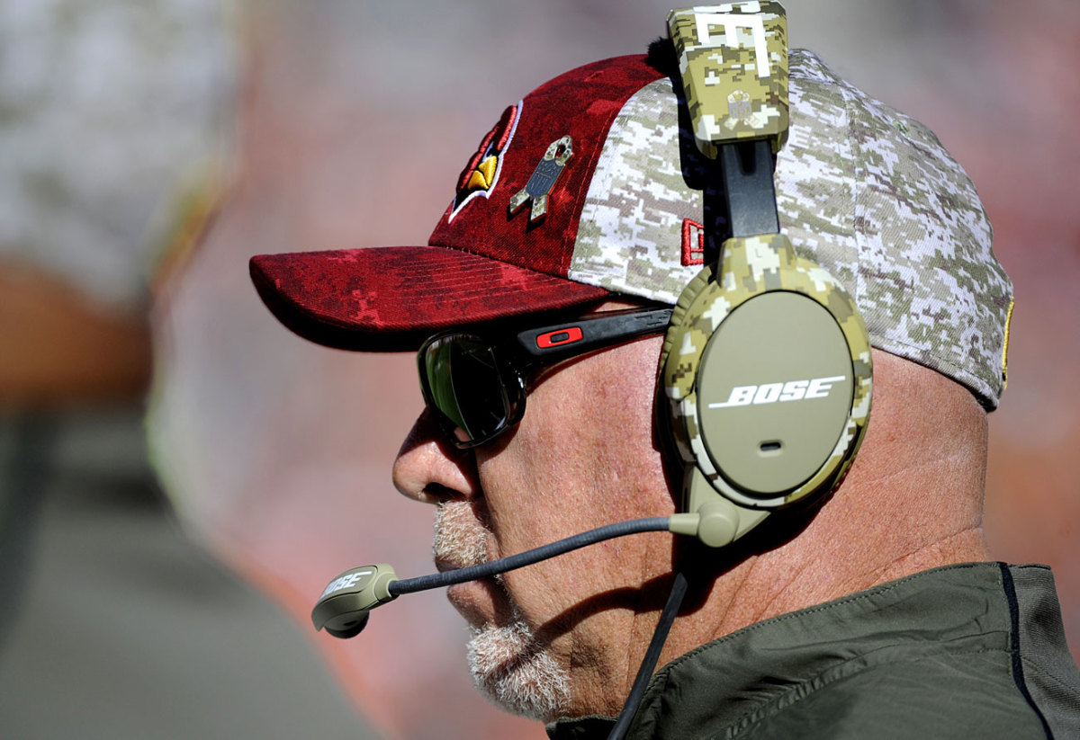 Arians traded in Kangol for camo on the sideline.