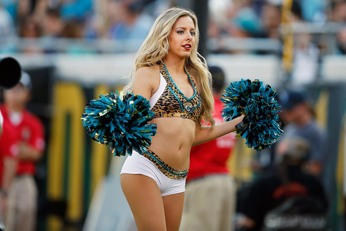 Jacksonville-Jaguars-ROAR-cheerleaders-AP_161321263082.jpg