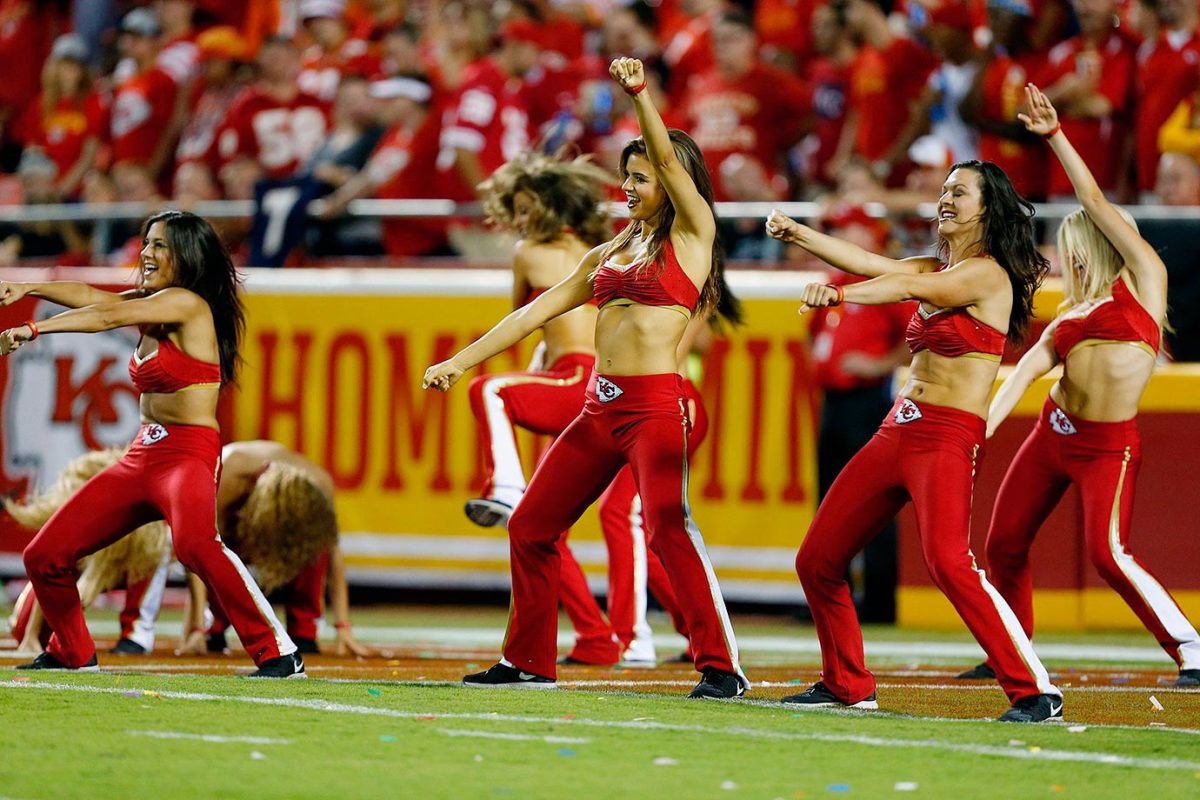 Kansas-City-Chiefs-cheerleaders-X159942_TK1_1552.jpg