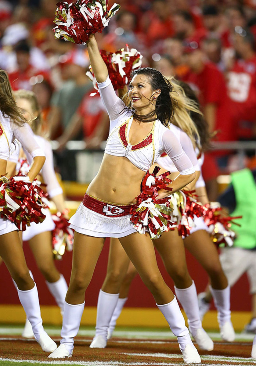 Kansas-City-Chiefs-cheerleaders-488827656.jpg