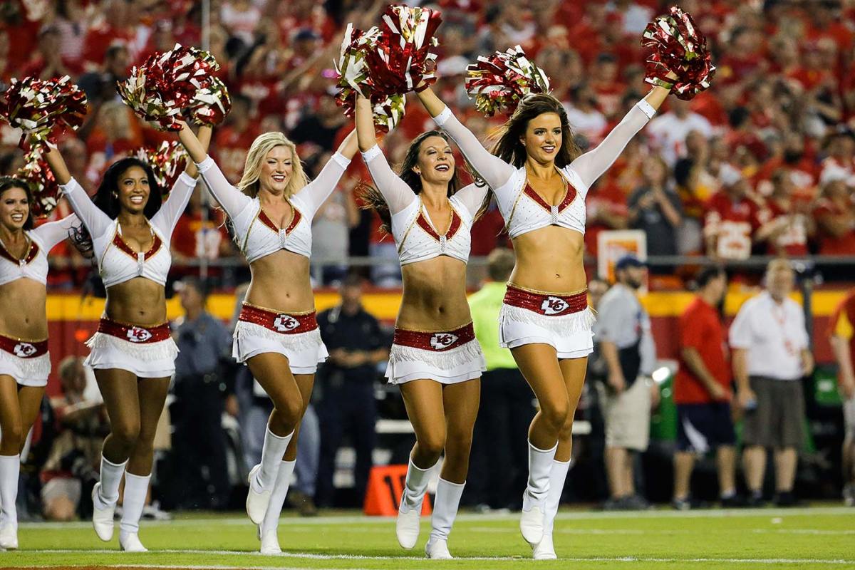 Kansas-City-Chiefs-cheerleaders-AP_805334727158.jpg