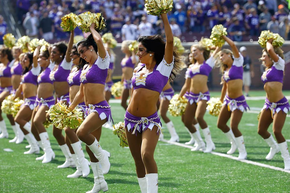 Minnesota-Vikings-cheerleaders-AP_103055354928.jpg