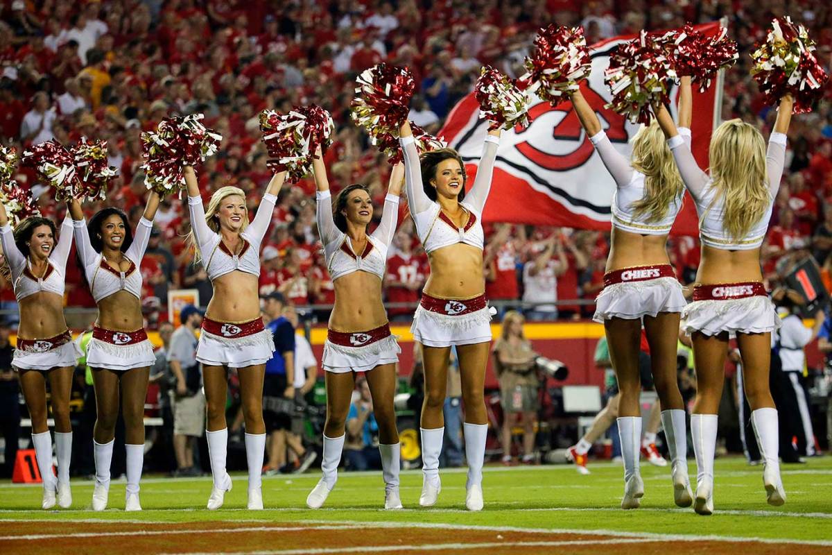 Kansas-City-Chiefs-cheerleaders-AP_852036758633.jpg
