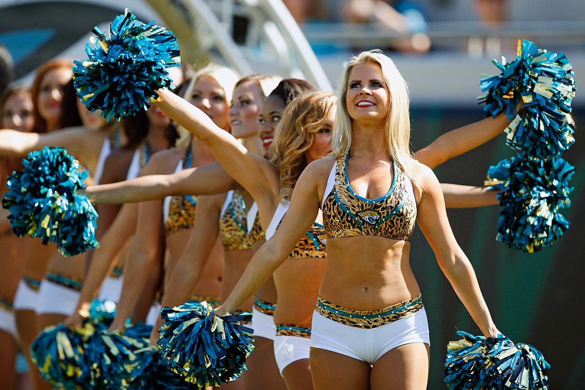 Jacksonville-Jaguars-ROAR-cheerleaders-AP_196599297927.jpg