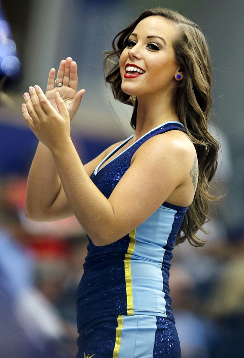 Tampa-Bay-Rays-Ray-Team-cheerleaders-8a8a1b041a8b43a0bd4fca3afd55ebc6-0.jpg