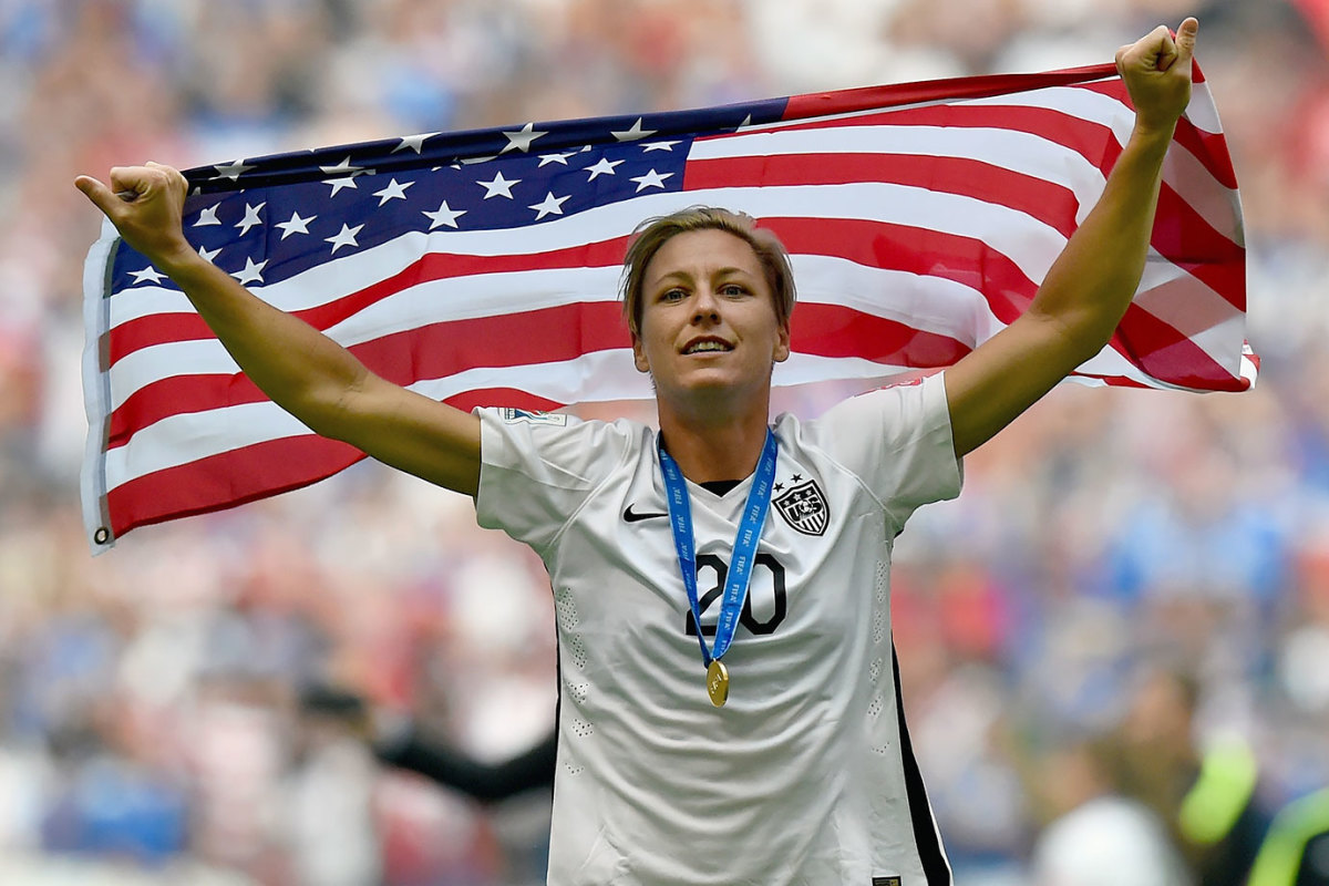 2015-0705-Abby-Wambach-American-flag.jpg