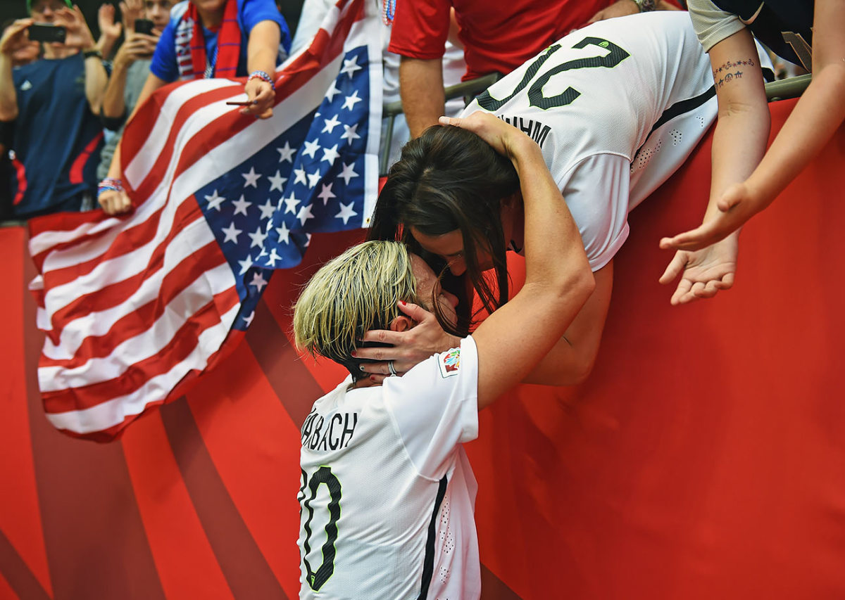 2015-0705-Abby-Wambach-wife-Sarah-Huffman.jpg