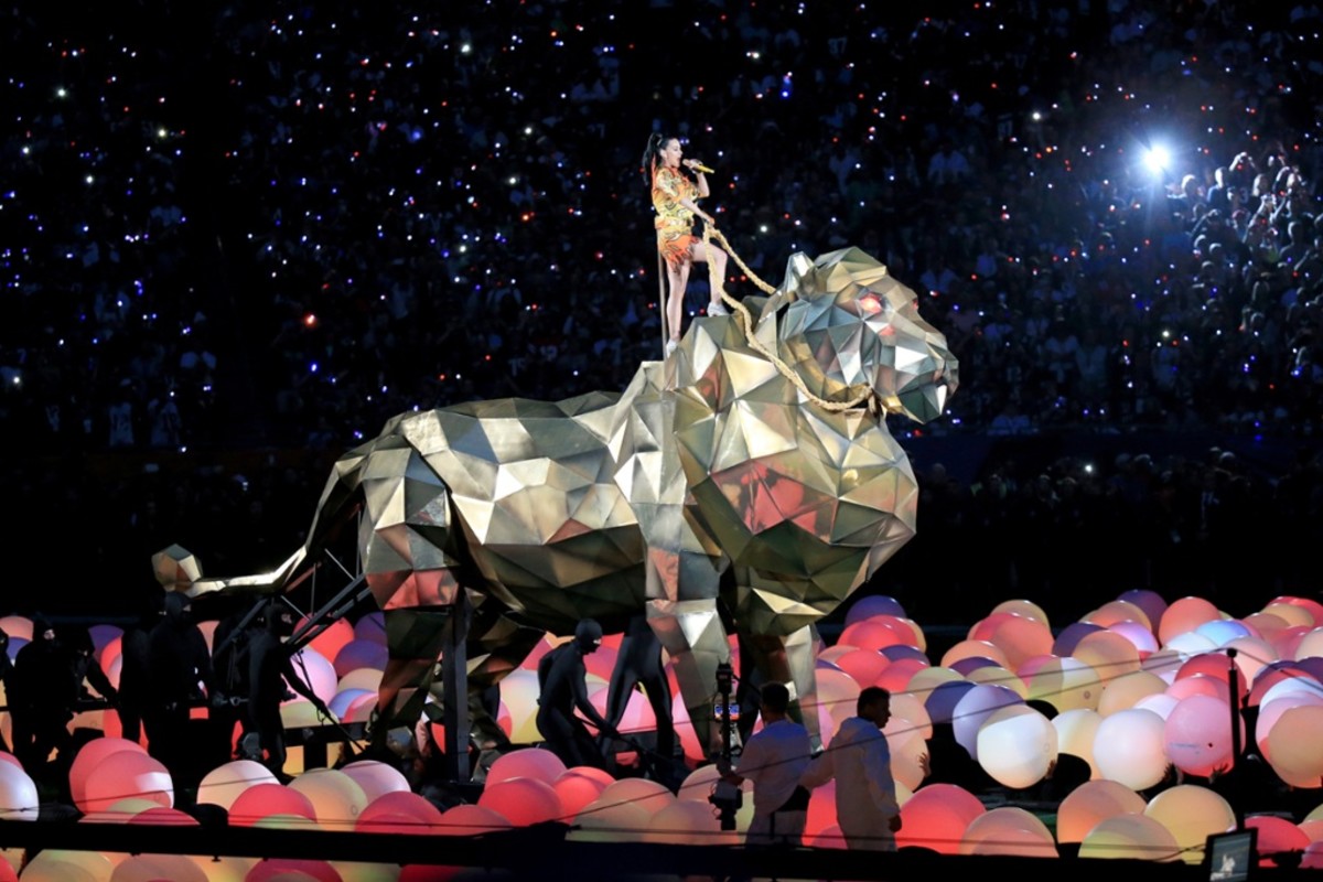 Katy Perry Super Bowl halftime show: The story of the puppet lion - Sports  Illustrated