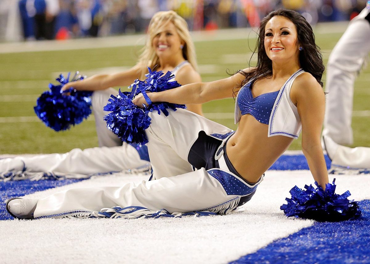 Indianapolis-Colts-cheerleaders-DBF15010419_AFC_Wild_Card_Bengals_at_C.jpg