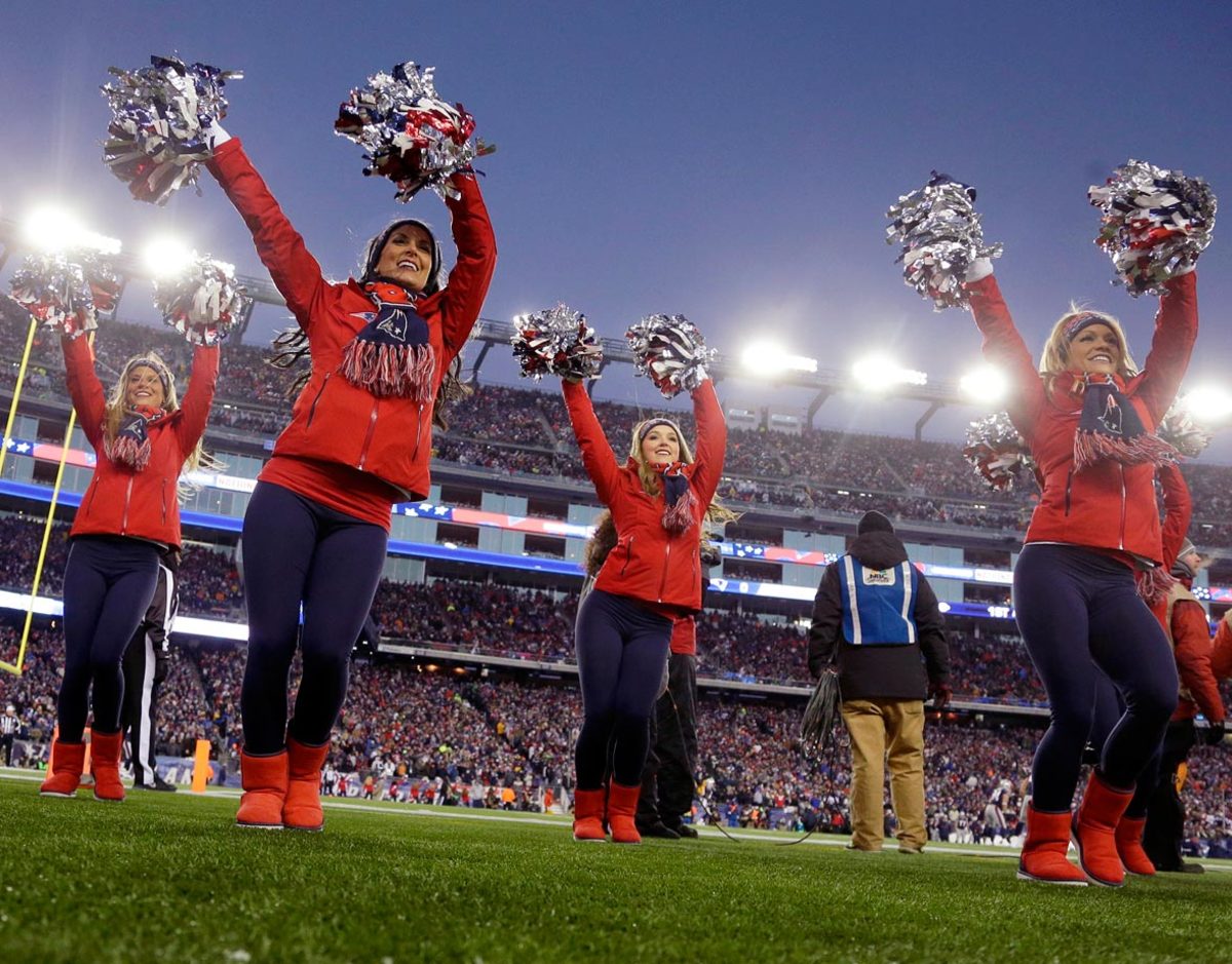 New-England-Patriots-cheerleaders-AP644985606641_11.jpg