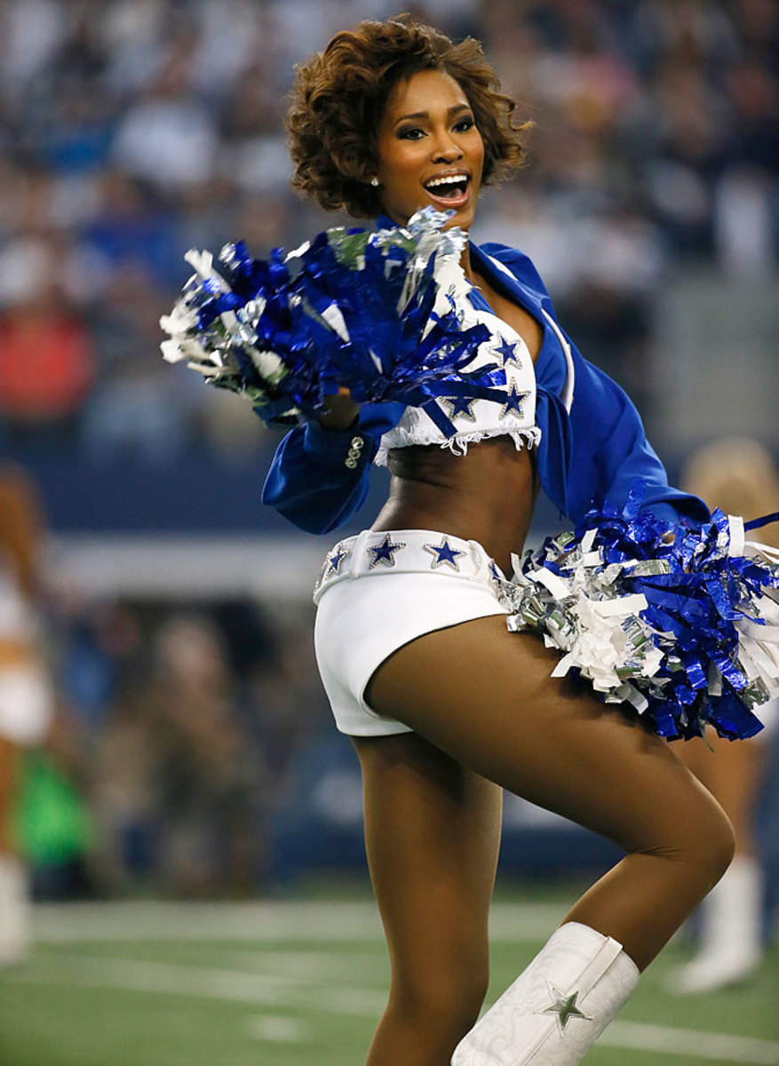 Dallas-Cowboys-cheerleaders-AP420578228531_18.jpg