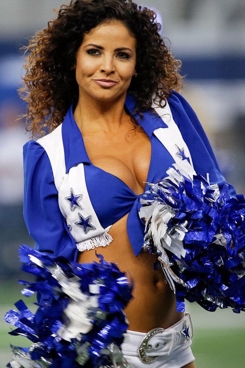 Dallas-Cowboys-cheerleaders-CEY150104901_DETROIT_AT_DALLAS.jpg