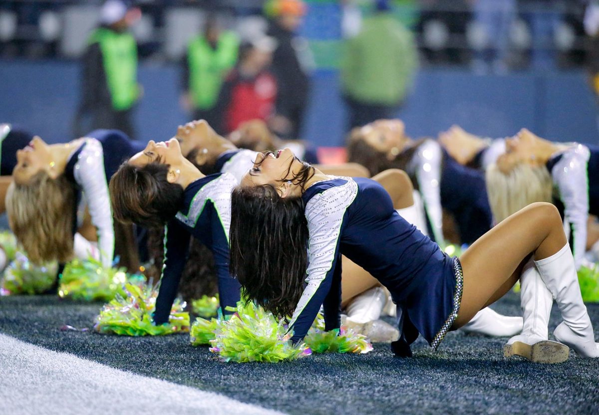 Seattle-Seahawks-Sea-Gals-cheerleaders-AP226557569712_7.jpg