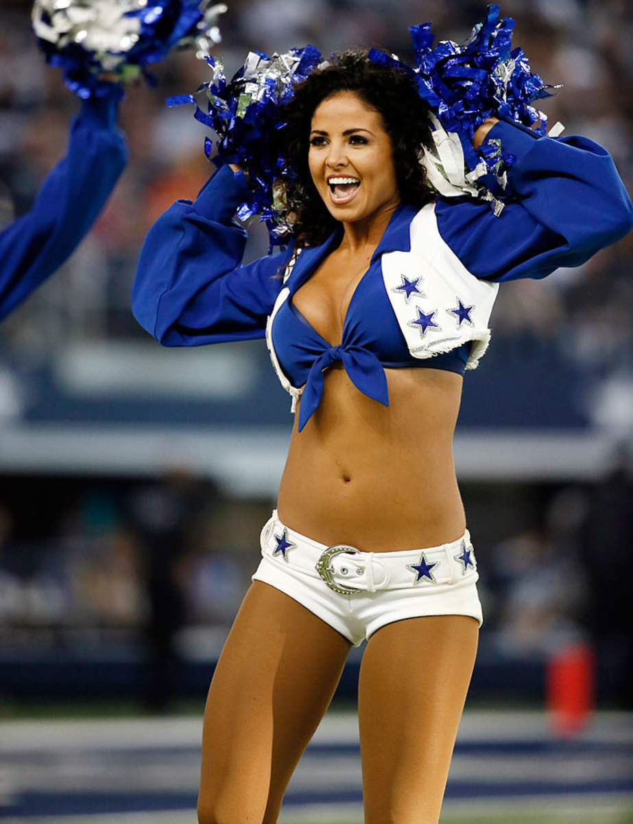 Dallas-Cowboys-cheerleaders-AP934796146307_13.jpg