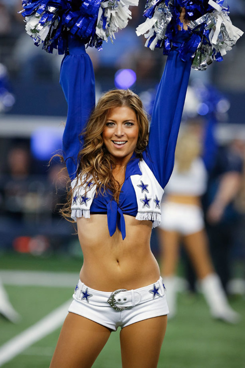 Dallas-Cowboys-cheerleaders-CEY1501041003_DETROIT_AT_DALLAS.jpg