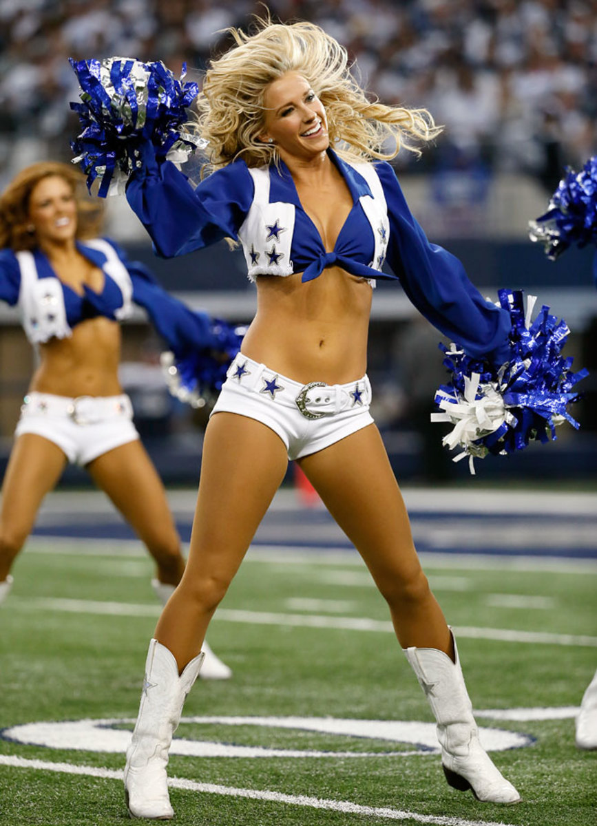 Dallas-Cowboys-cheerleaders-AP474195469621_21.jpg